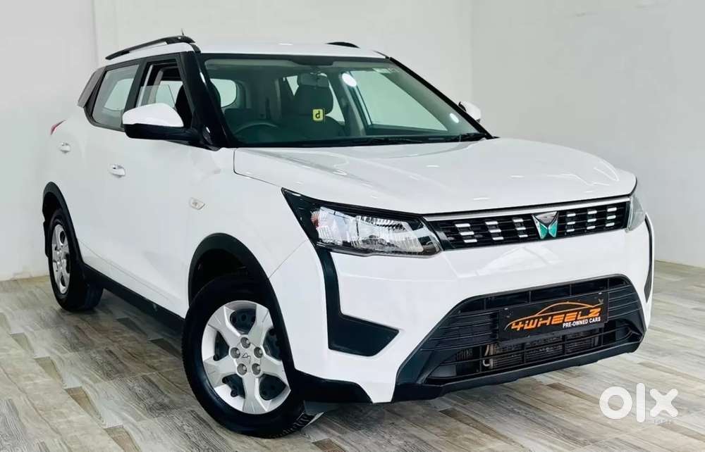 Mahindra Xuv300 1.2 W6 Amt Petrol, 2023, Petrol