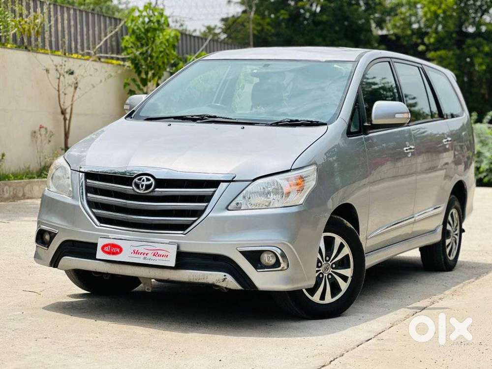 Toyota Innova [ ] 2.5 V Diesel 7 Str, 2015, Diesel