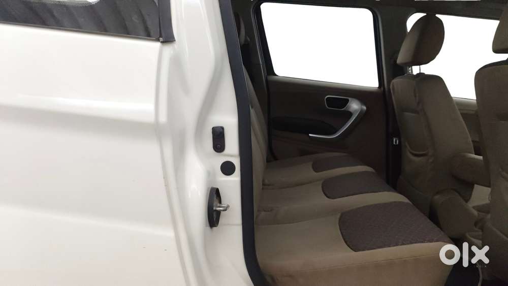 Mahindra Tuv 300 Mhawk100 T8, 2016, Diesel