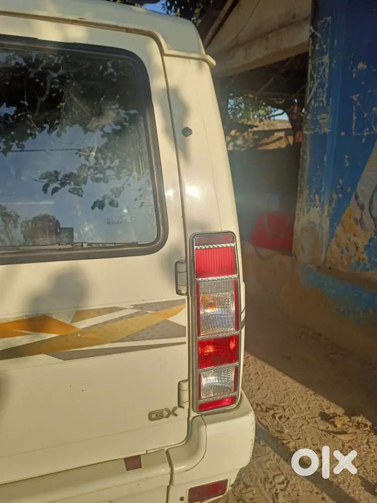 Tata Sumo Top Model Gold Petrol 140000 Km Driven