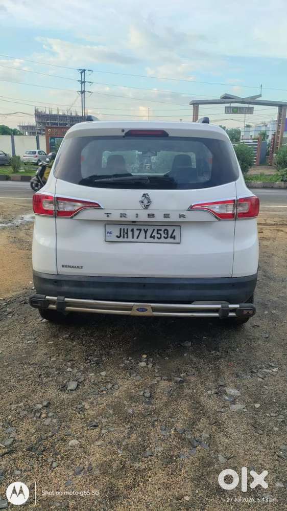 Renault Triber Rxz, 2022, Petrol