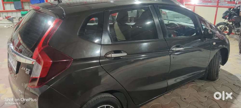 Honda Jazz Sv I-vtec 2016 Petrol | Well Maintained | 1 Lakh Km