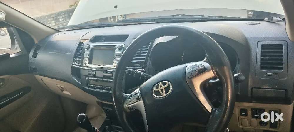 Toyota Fortuner 2015