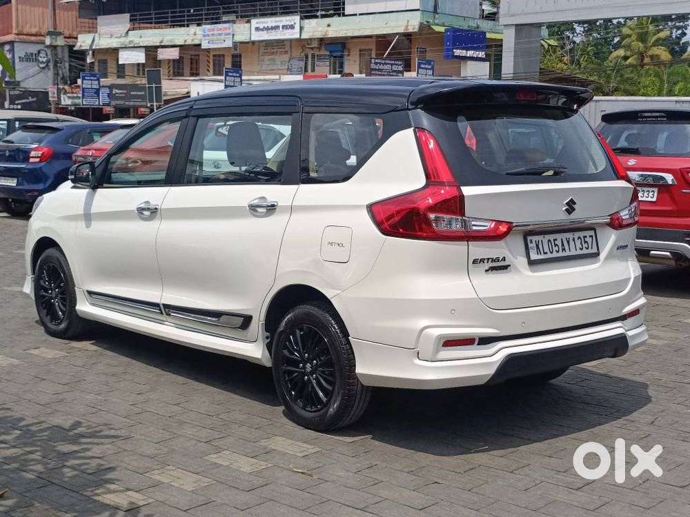 Maruti Suzuki Ertiga Zxi Plus Shvs, 2022, Petrol