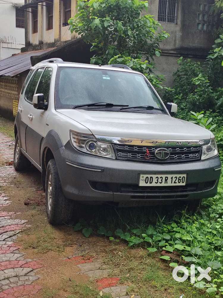 Tata Safari Storme 2017