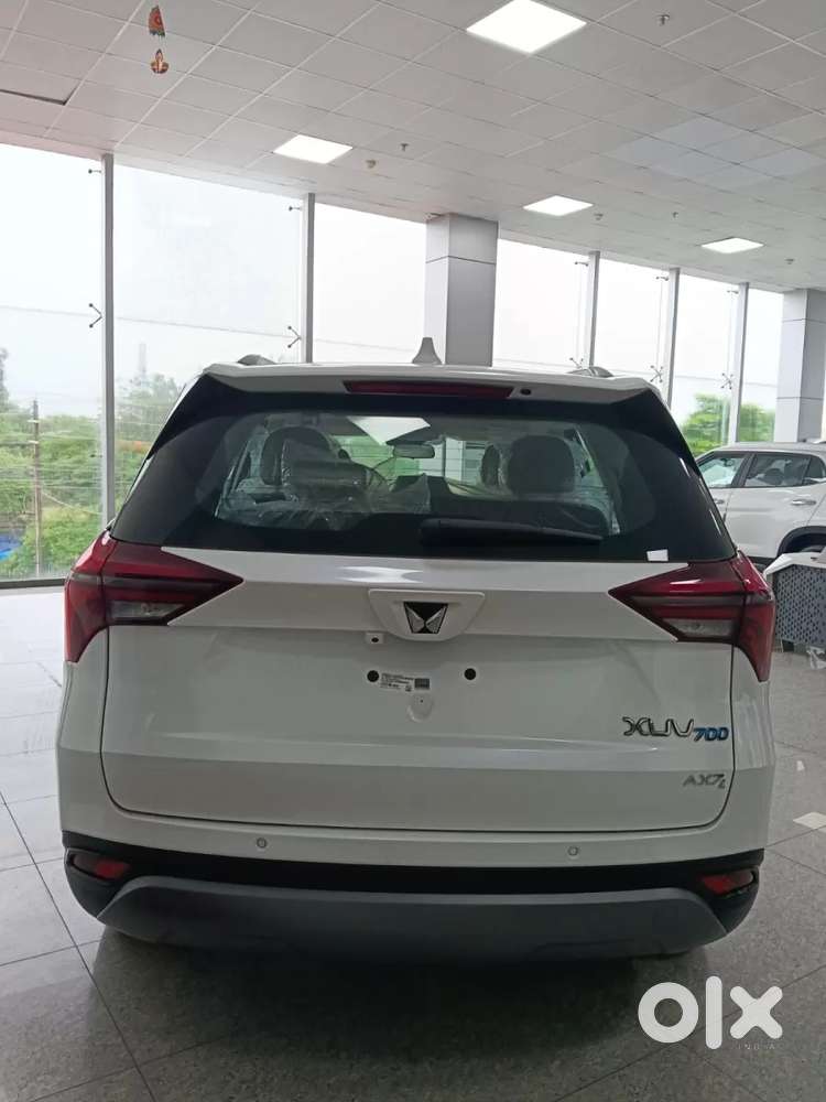 Mahindra Xuv700 2.2 Ax 7 Diesel Mt Luxury Pack Str, 2025, Diesel