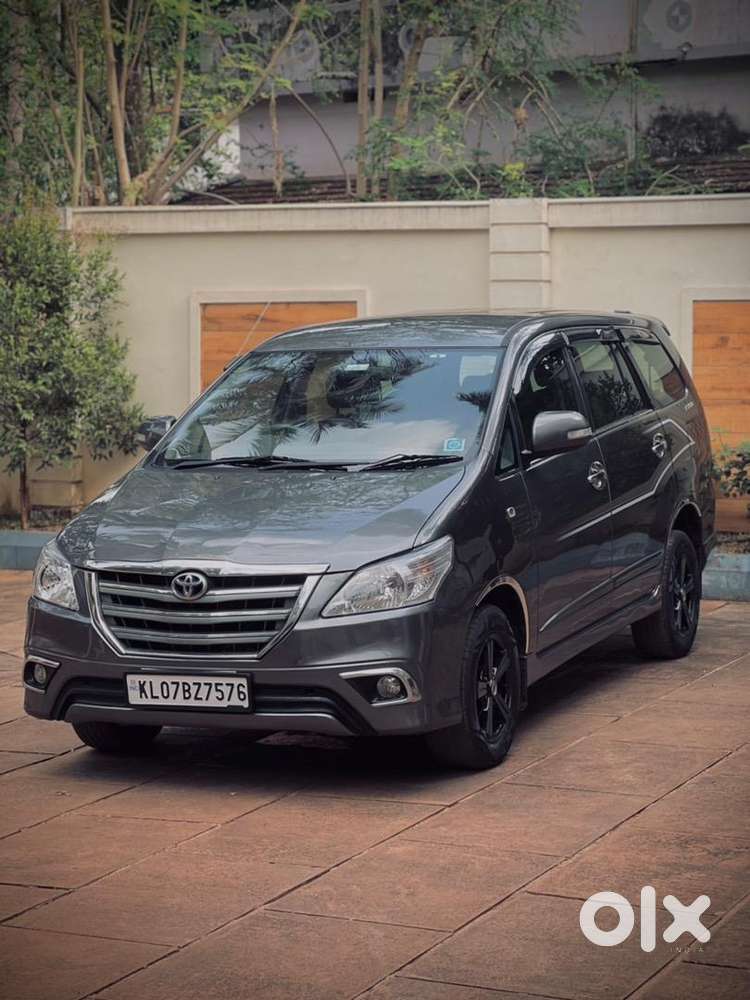 Toyota Innova 2014 Diesel Well Maintained