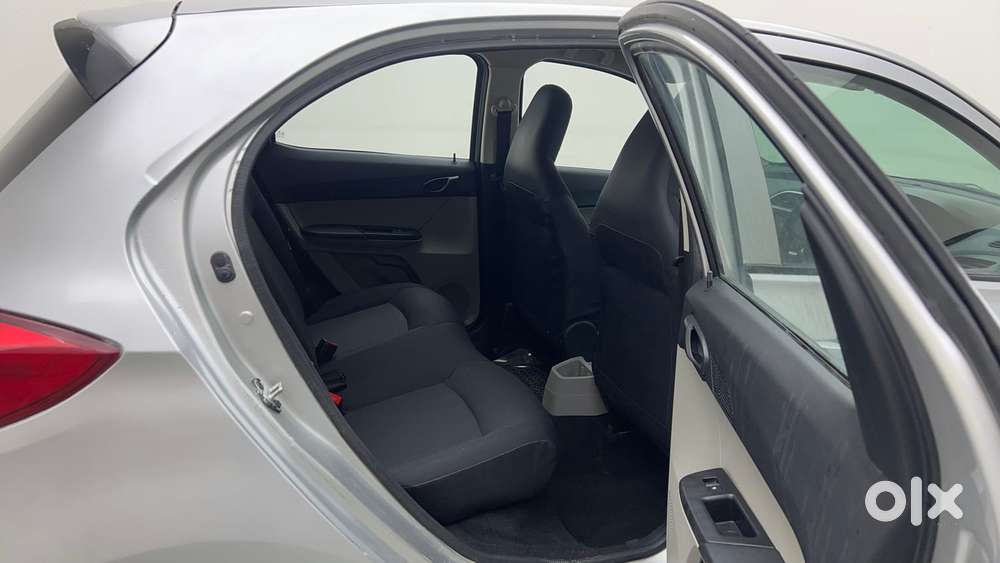 Tata Tiago 1.2 Revotron Xm, 2017, Petrol