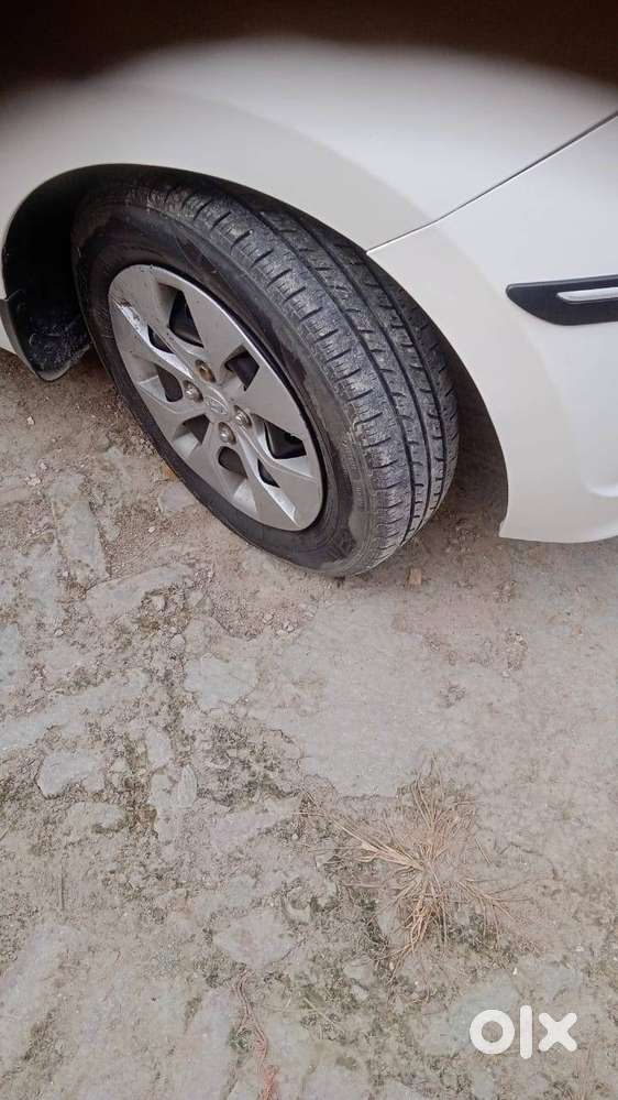 Hyundai Xcent Petrol/cng Excellent Condition.