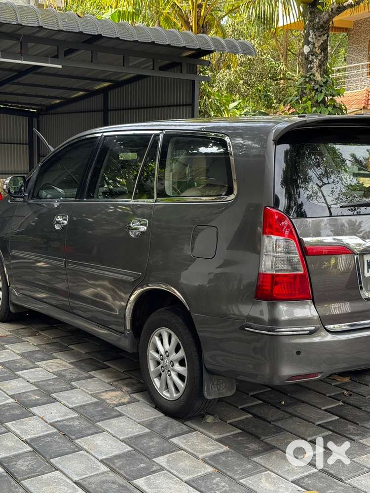 Toyota Innova Diesel 2012