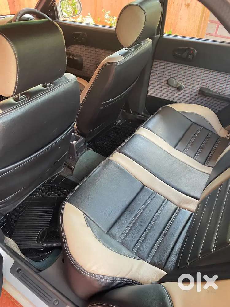 Maruti Suzuki Esteem Lxi 2006
