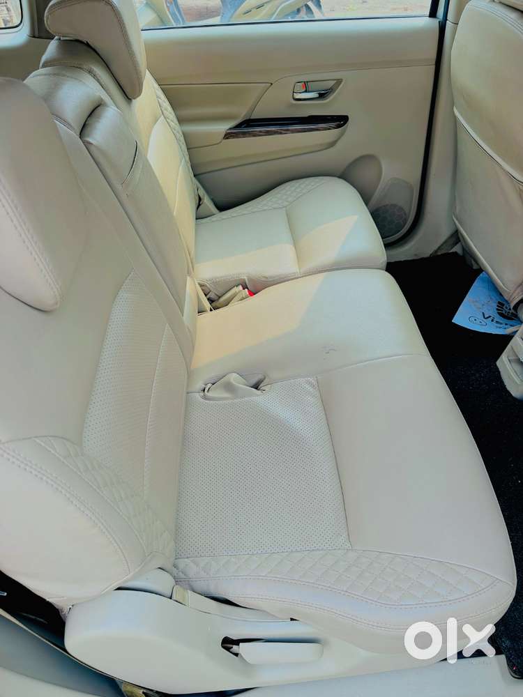 2 Key Sound System, Reverse Camera, Auto Mirror Folding Auto Window