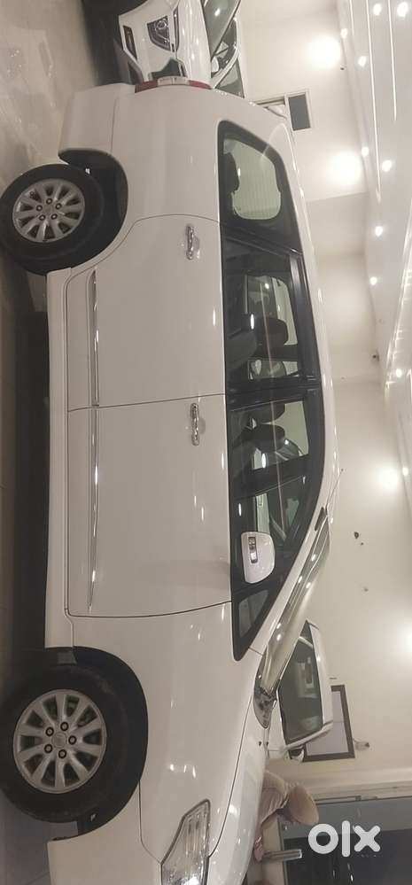 Toyota Innova 2.5 Zx Diesel 7 Seater Bsiii, 2014, Diesel