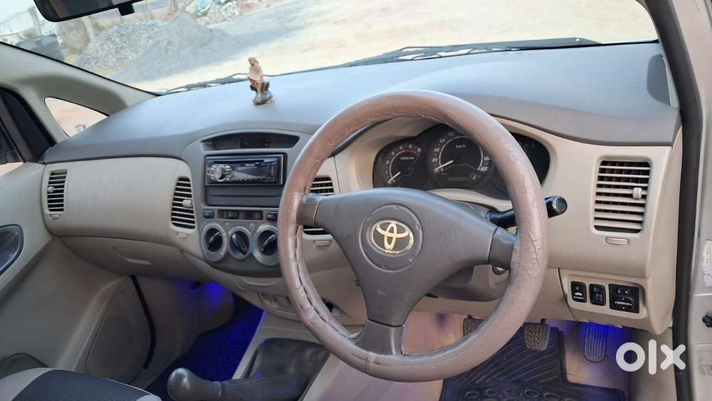 Toyota Innova 2004-2011 2.5 G4 Diesel 8-seater, 2011, Diesel