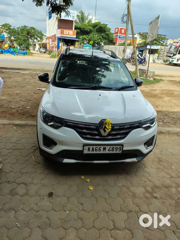 7 Seater Top Model 1st Owner Fresh Insurence