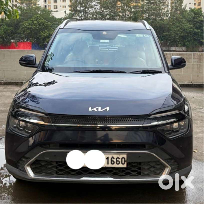 Exceptionally Maintained 62k Driven Carens Luxury With 18.2 Km Mileage