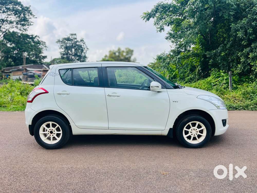 Maruti Suzuki Swift Vxi Abs Bsiv, 2012, Petrol