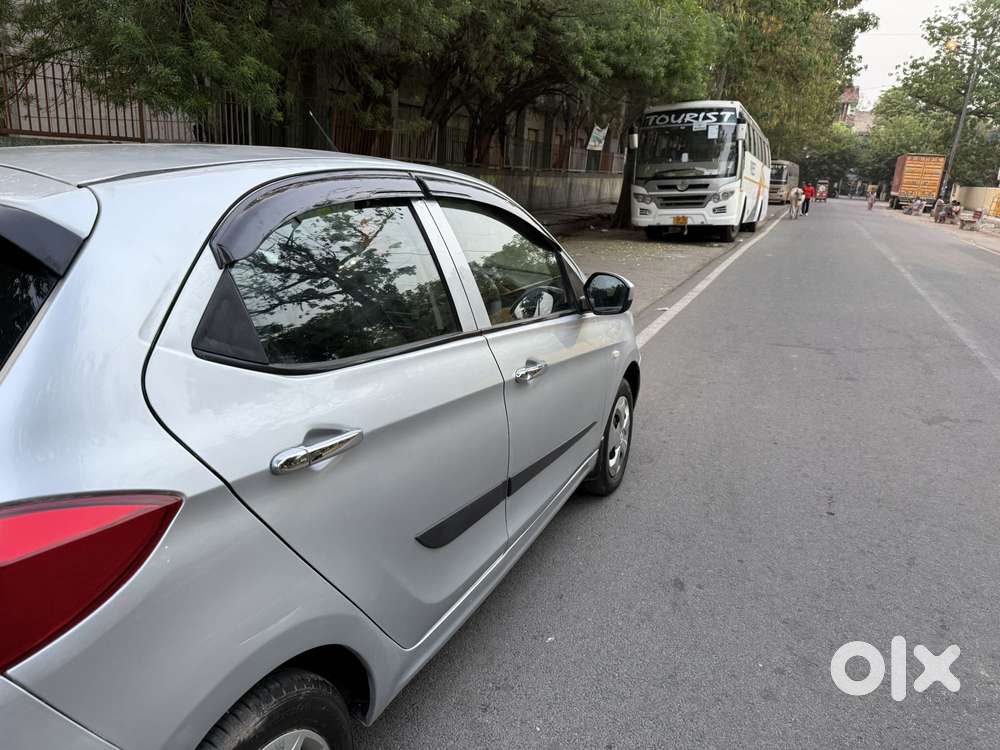 Tata Tiago 1.2 Revotron Xt (o), 2018, Petrol