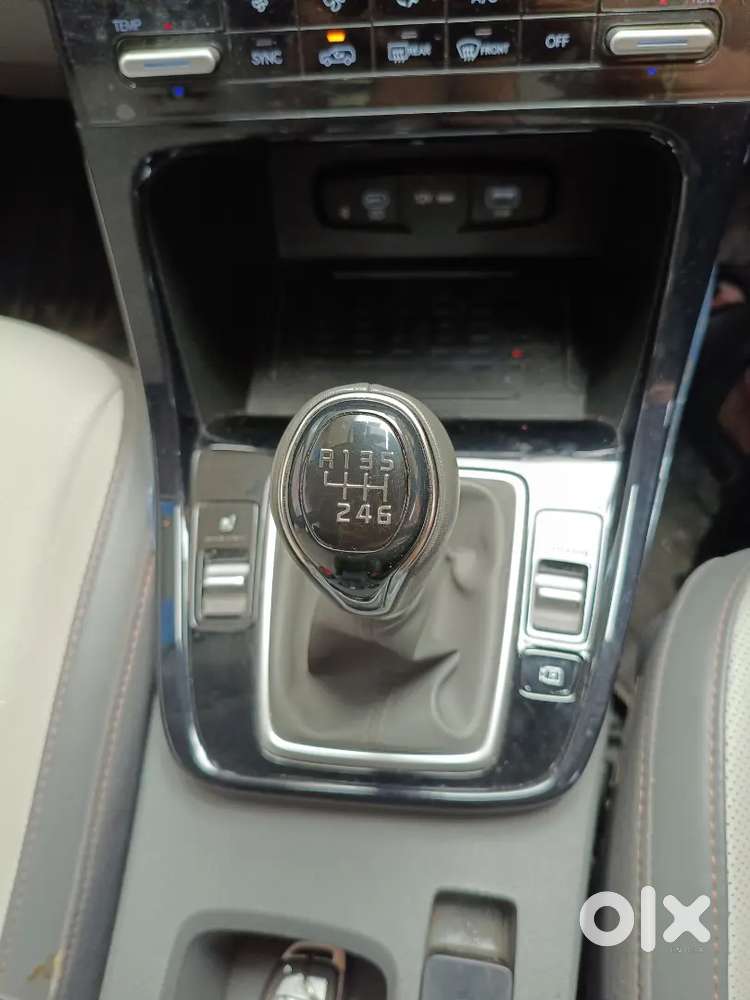 Hyundai Creta 2024 Petrol 23990 Km Driven.