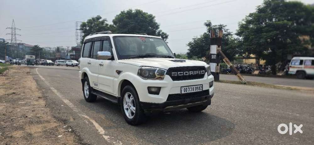 Mahindra Scorpio S10 8 Seater, 2016, Diesel