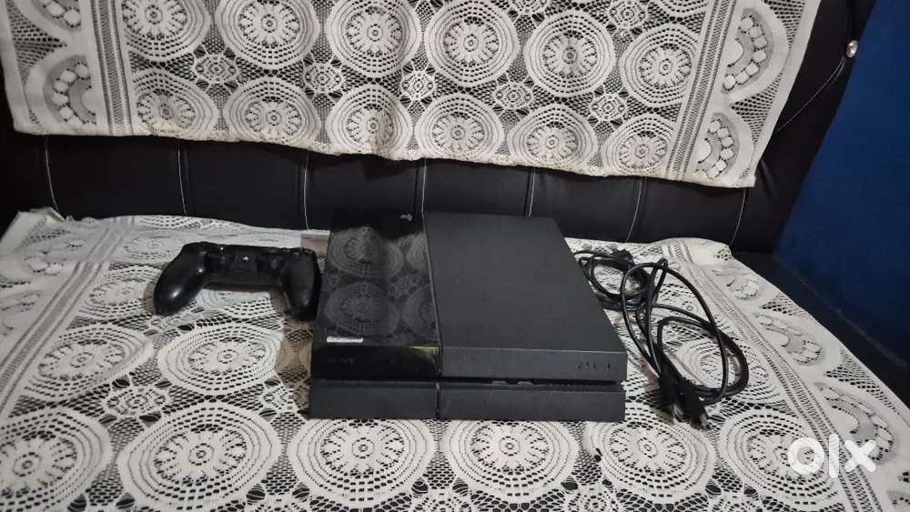 Ps4 with inbuilt games