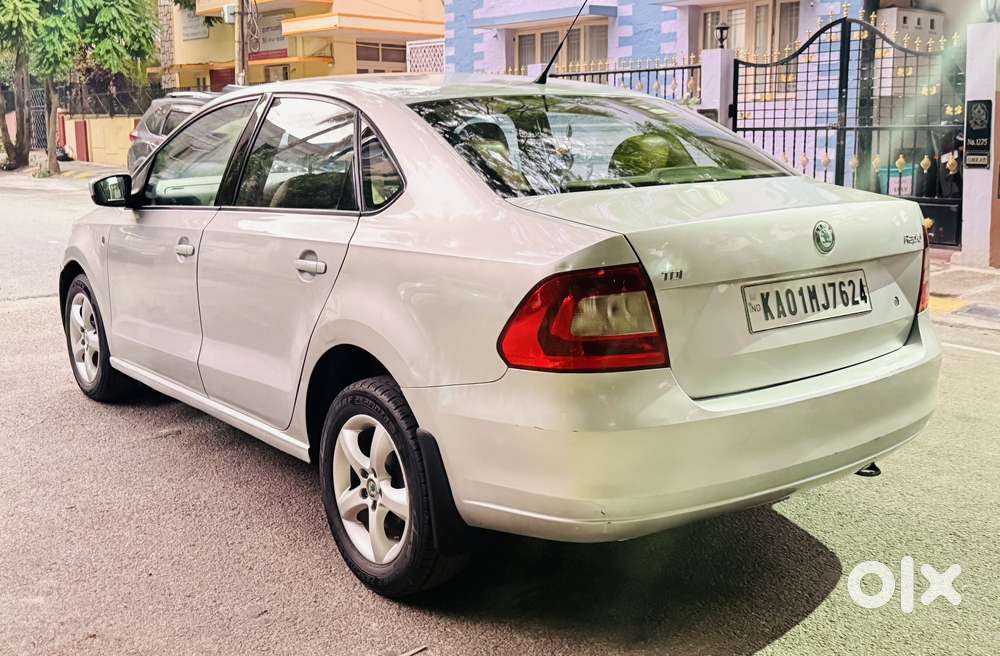 Skoda Rapid Elegance 1.6 Tdi Cr Manual, 2012, Diesel
