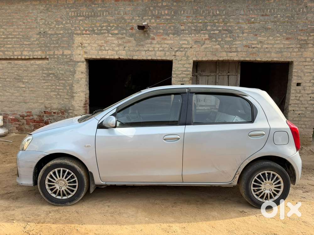 Toyota Etios Liva 2012
