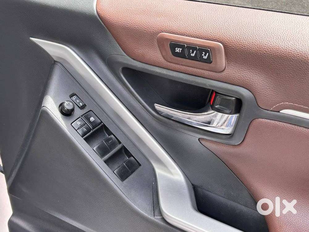 Toyota Innova Hycross 2.0 Zx (o) Hybrid 7 Str, 2024, Petrol