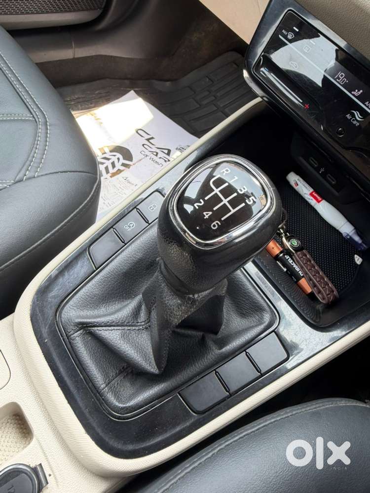 Skoda Slavia Petrol 2023