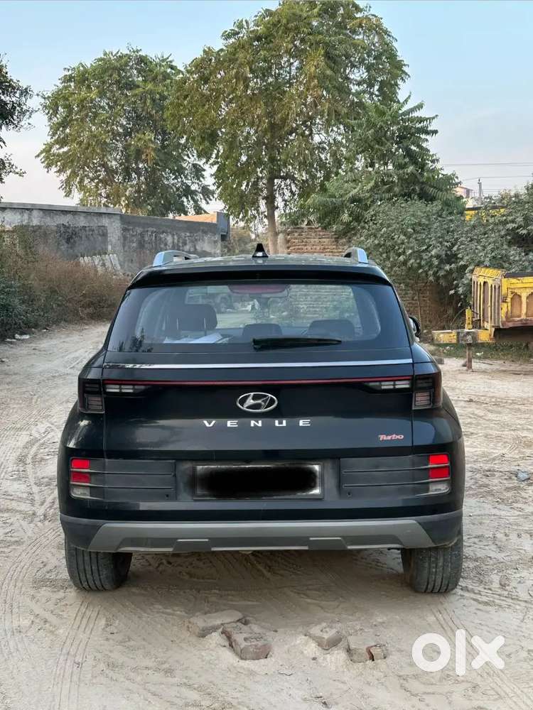 Hyundai Venue 2024 Petrol 20000 Km Driven