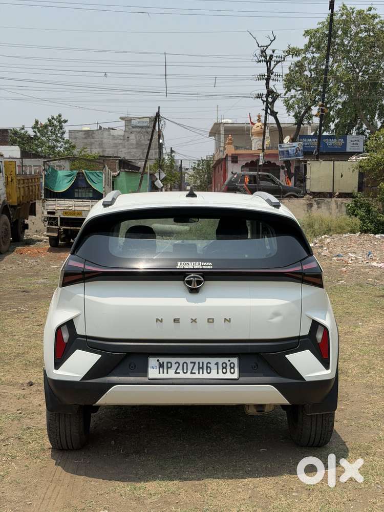 Tata Nexon Creative Plus 1.2 Revotron Petrol 6 Amt, 2023, Petrol