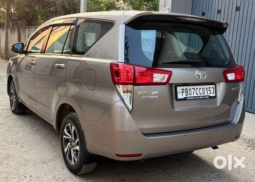 Toyota Innova Crysta, 2022, Petrol