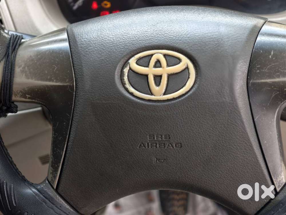 Toyota Innova 2.5 G (diesel) 8 Seater, 2013, Petrol