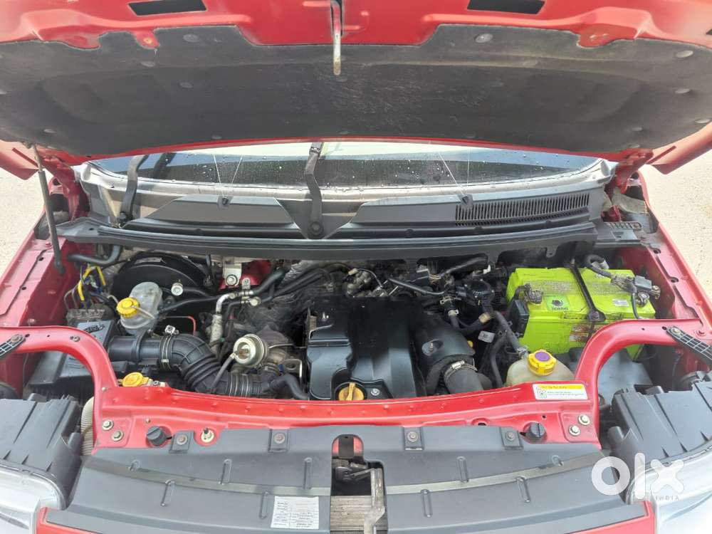 Mahindra Tuv 300 Mhawk100 T8 Dual Tone, 2016, Diesel