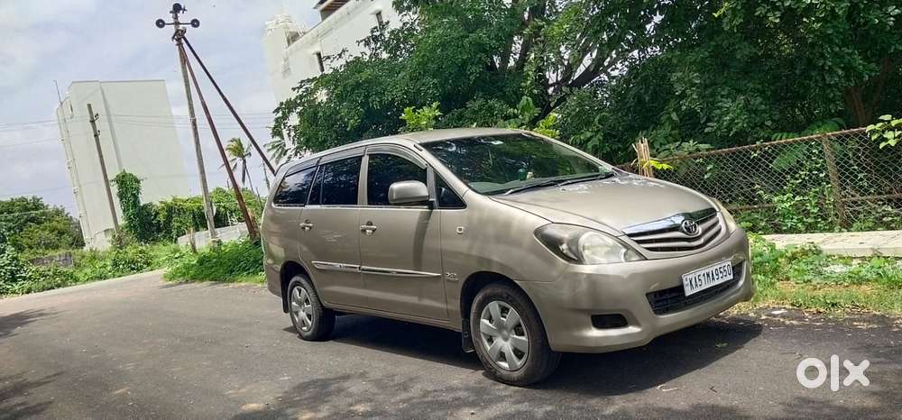 Toyota Innova 2.5 G (diesel) 8 Seater, 2011, Diesel