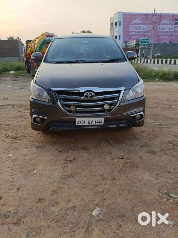 Toyota Innova 2012