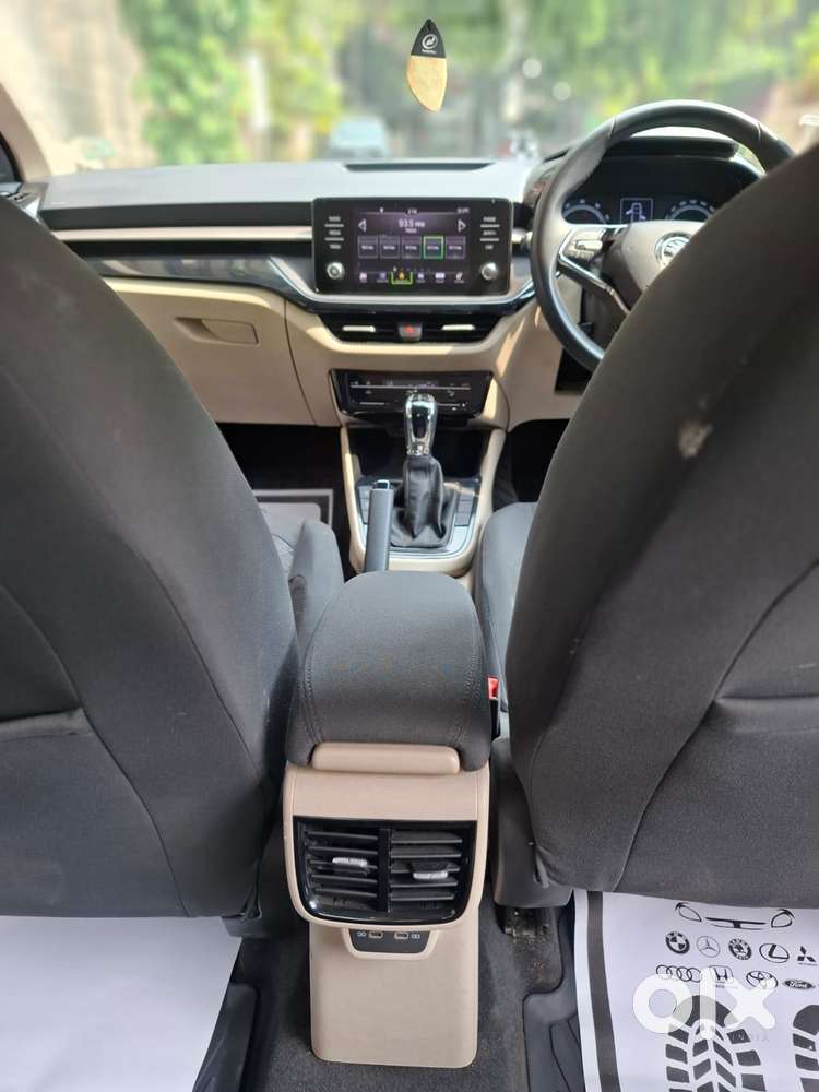 Skoda Slavia Ambition 1.5l Tsi Dsg, 2024, Petrol