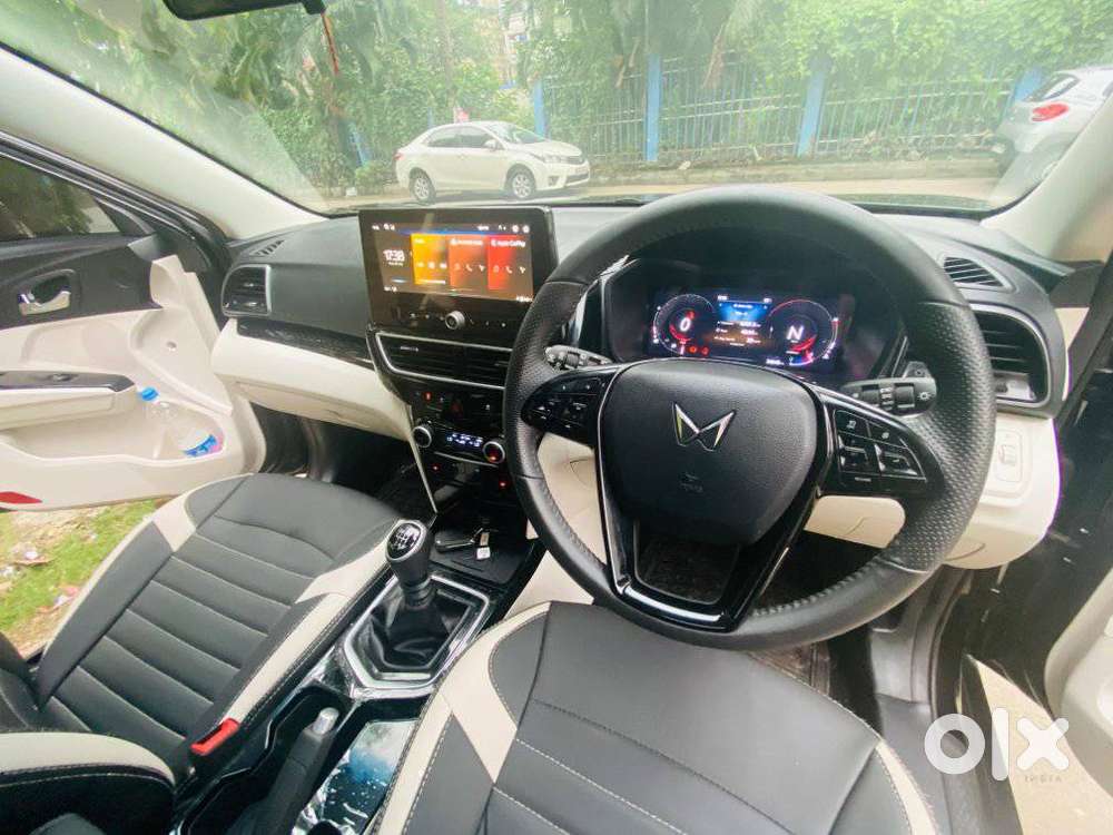 Mahindra Xuv 3xo Ax5 Ds Mt, 2025, Diesel