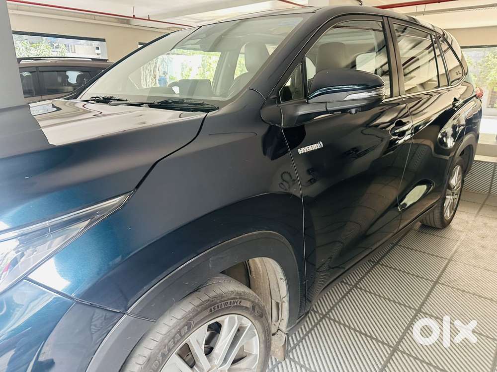 Toyota Innova Hycross 2.0 Zx Hybrid 7 Str, 2023, Petrol