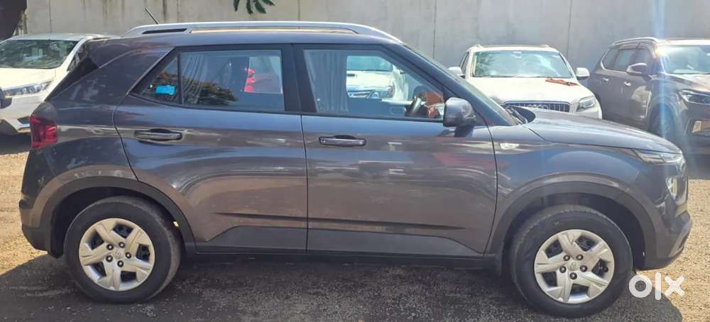 Hyundai Venue S Turbo, 2021, Petrol