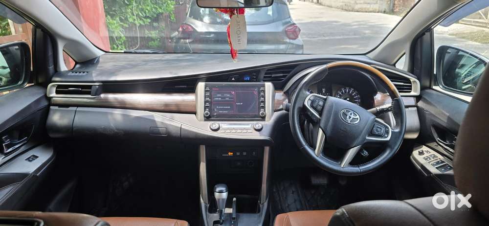 Toyota Innova Crysta 2.8z Automatic, 2022, Diesel