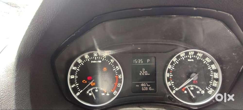 Skoda Laura Ambiente At 2.0 Tdi Cr (2012) – Diesel Automatic ₹3,50,000