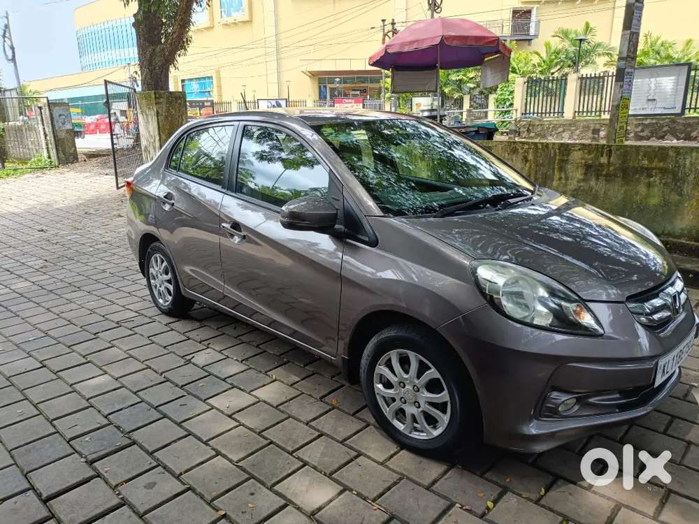 Single Owner Honda Amaze Vx Petrol 2017 Jan. No Replacement