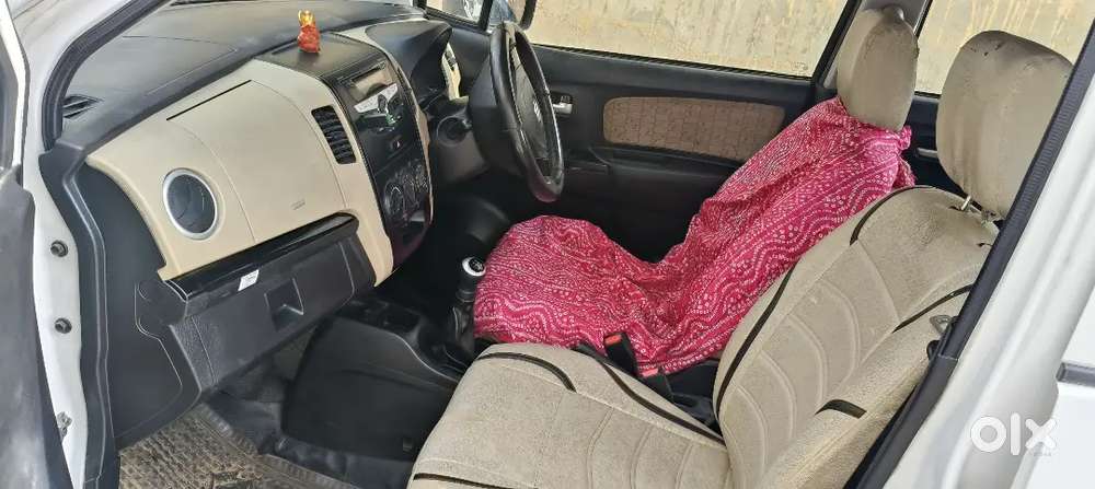 Maruti Suzuki Wagon R 2017 न्यू कंडीशन, कम्पनी पेंट,घर पर रहती हैँपड़ता