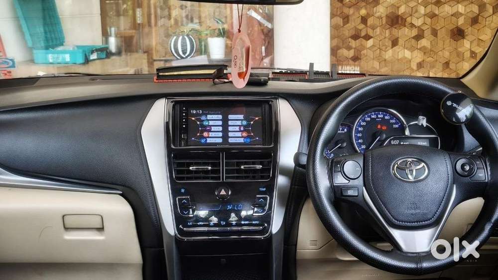 Toyota Yaris Car Automatic 2019