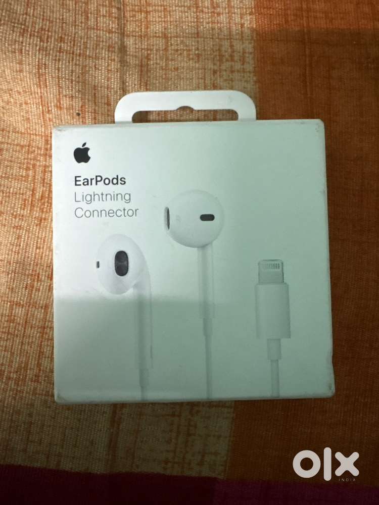 Apple EarPods with Lightning Connector