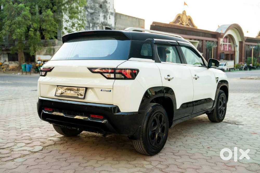 Maruti Suzuki Brezza 1.5 Vxi At Smart Hybrid, 2024, Petrol