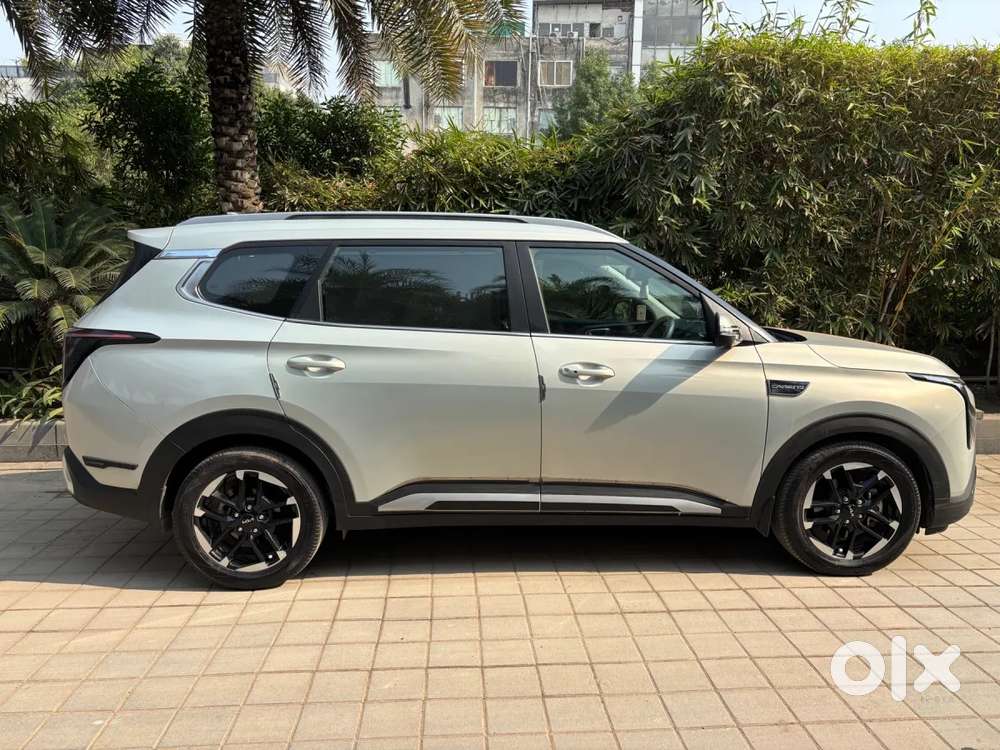 Kia Carens Clavis, 2025, Petrol