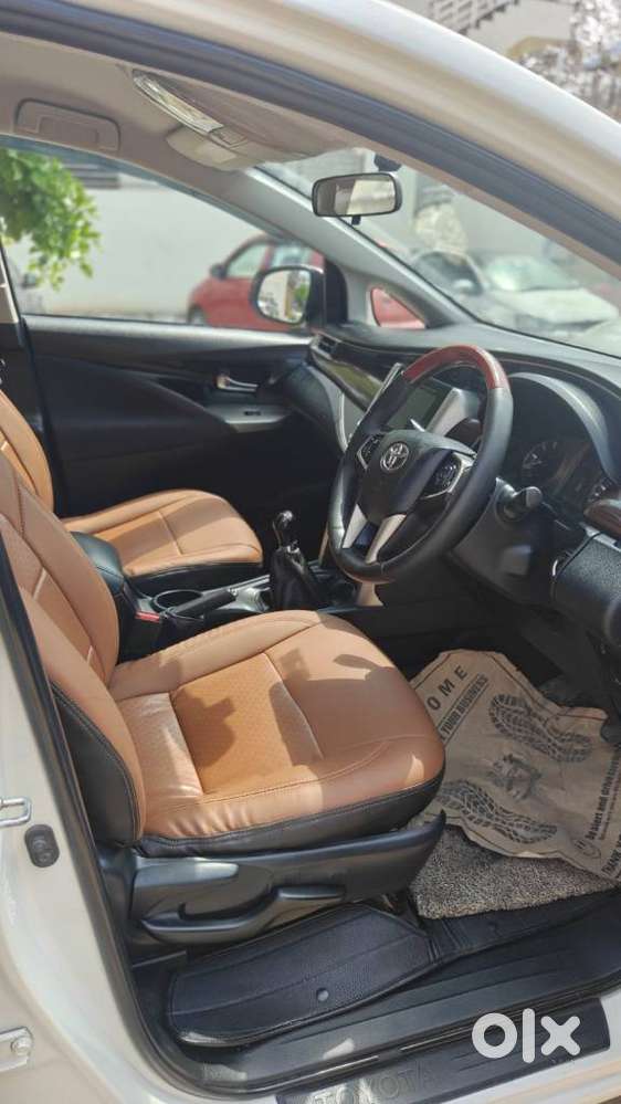 Toyota Innova Crysta 2.4 Vx Mt 8s, 2016, Diesel