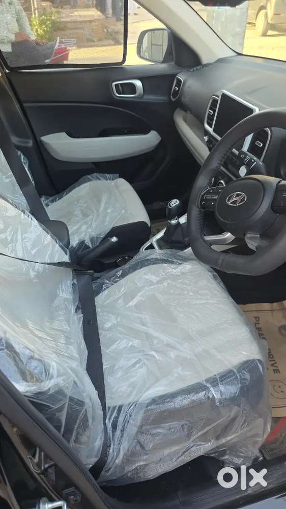 Hyundai Venue Petrol 2024 Manual